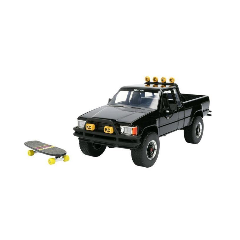 1985 Toyota Sr5 Pickup Truck 1:24 With Marty’S Skateboard Back To The Future