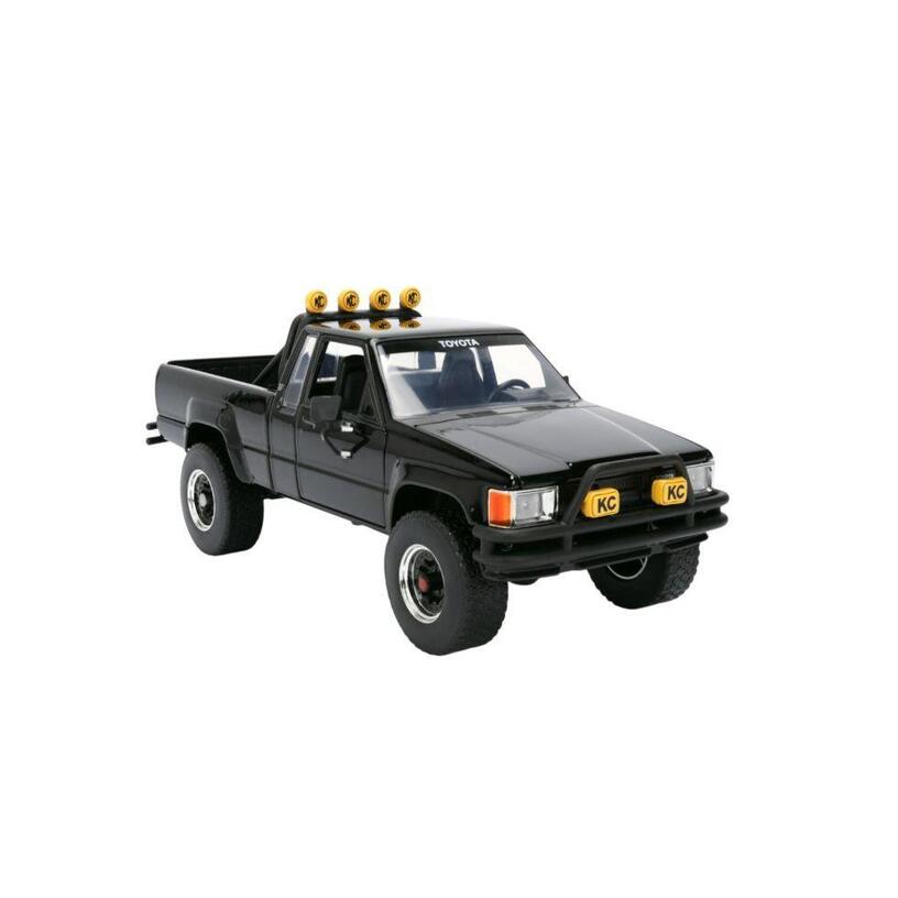 1985 Toyota Sr5 Pickup Truck 1:24 With Marty’S Skateboard Back To The Future