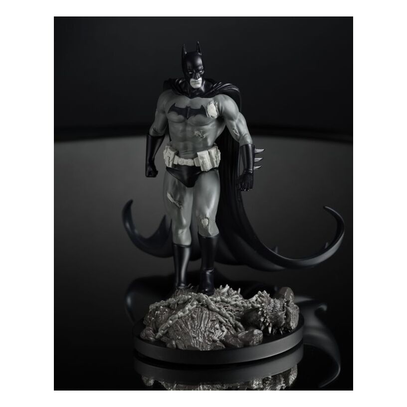 Batman Black & White – Batman By Bjorn Barends Resin Statue