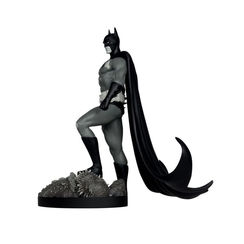 Batman Black & White – Batman By Bjorn Barends Resin Statue
