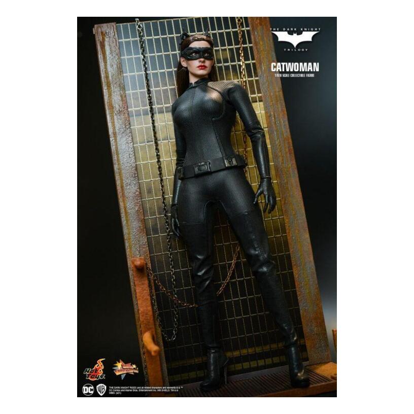 Batman The Dark Knight Trilogy – Catwoman 1:6 Scale Action Figure