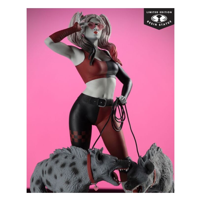 Dc Comics – Harley Quinn “Red, White & Black” Resin Statue