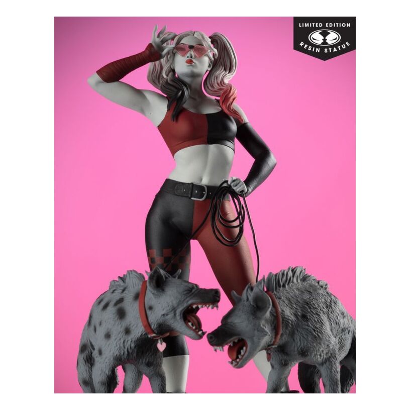 Dc Comics – Harley Quinn “Red, White & Black” Resin Statue