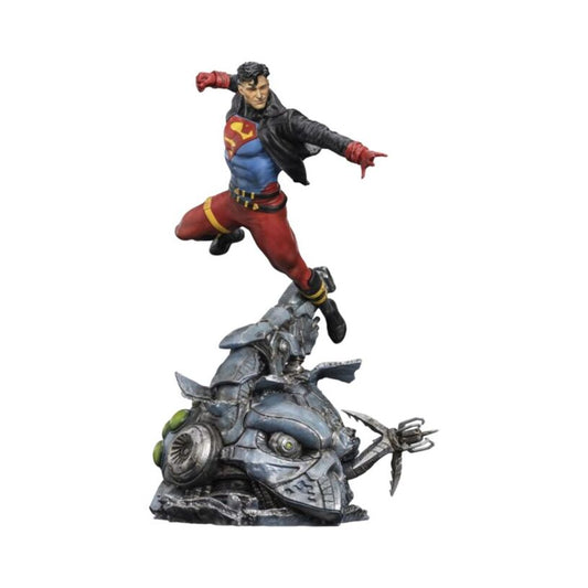 Dc Comics – Superboy 1:10 Scale Statue