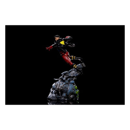 Dc Comics – Superboy 1:10 Scale Statue