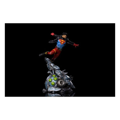 Dc Comics – Superboy 1:10 Scale Statue