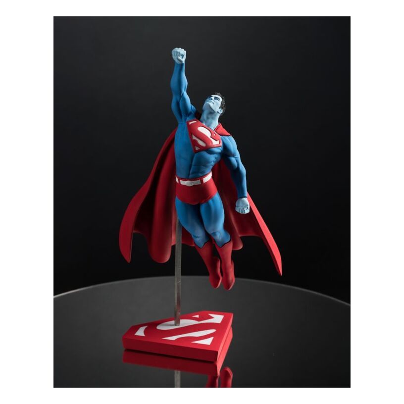 Dc Comics – Superman Red & Blue By Gary Frank Resin Statue