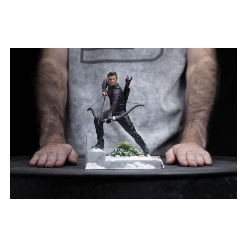 Hawkeye (Tv) – Clint Barton 1:10 Scale Statue