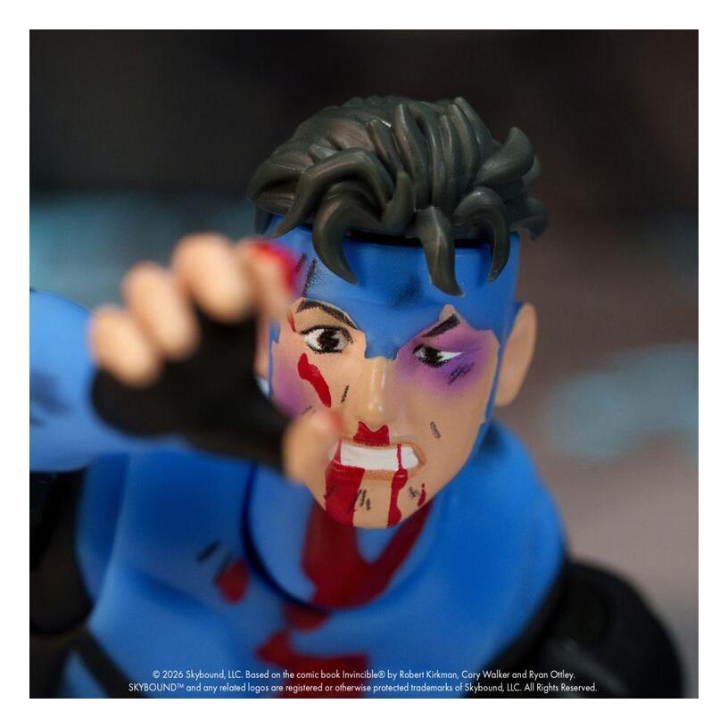 Invincible (Tv) – Invincible (Bloody) Sdcc Exclusive 1:12 Action Figure