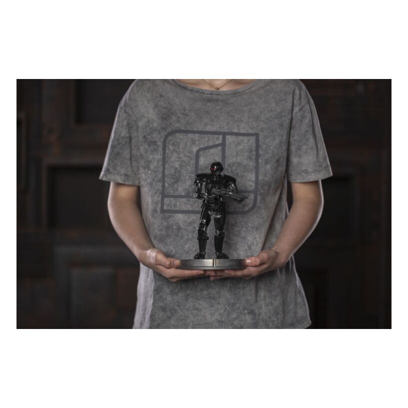 Star Wars: The Mandalorian – Dark Trooper 1:10 Scale Statue