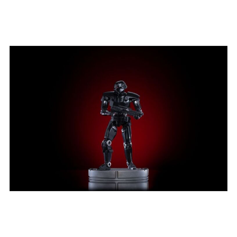 Star Wars: The Mandalorian – Dark Trooper 1:10 Scale Statue