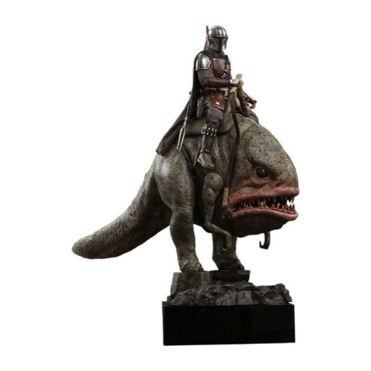Star Wars: The Mandalorian – Mandalorian & Blurrg 1:6 Scale Action Figure