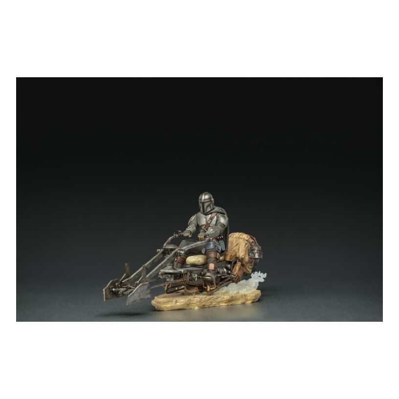 Star Wars: The Mandalorian – Mandalorian On Speederbike Delu...