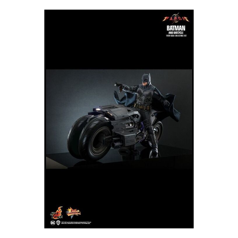 The Flash (2023) – Batman & Batcycle 1:6 Scale Collectable Figure