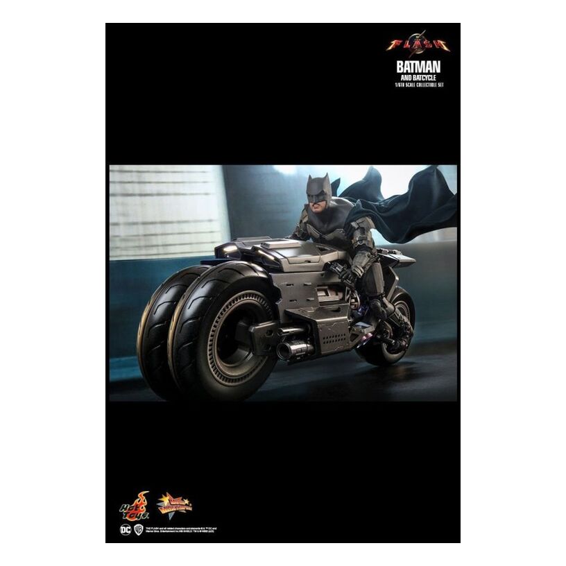 The Flash (2023) – Batman & Batcycle 1:6 Scale Collectable Figure