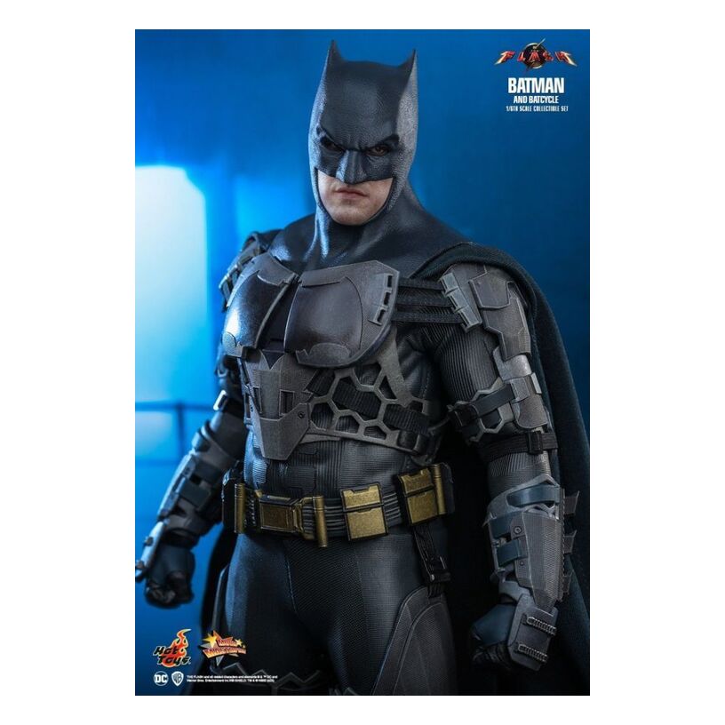 The Flash (2023) – Batman & Batcycle 1:6 Scale Collectable Figure