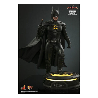 The Flash (2023) – Batman (Modern Suit) 1:6 Scale Collectable Figure